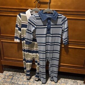 Set of 2 Milkberry footed rompers